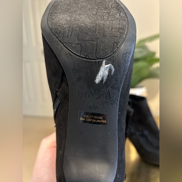 Unisa Black Open Toe Ruffle Booties, Size 8M. - Picture 5 of 9